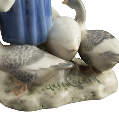 STATUINA PORCELLANA ROYAL COPENHAGEN BING&GRONDAHL "La Ragazza delle Oche" AXEL