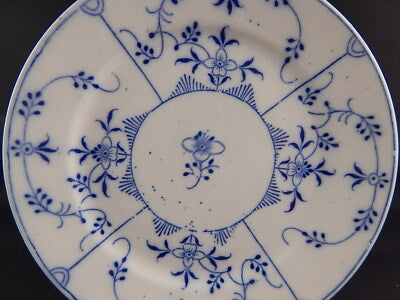 ANTICO RARO PIATTO CERAMICA BIANCA BLU BOCH FRERES KERAMIS 1800 DECORO MEISSEN