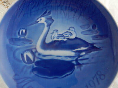 ROYAL COPENHAGEN BING&GRONDAHL PIATTO DELLA MAMMA 1978 PORCELLANA DIFETTO