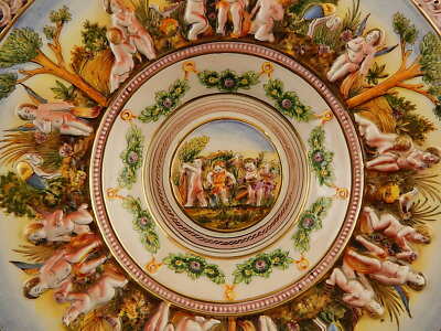 VINTAGE PREZIOSO PIATTO PARATA CENTROTAVOLA CERAMICA CAPODIMONTE PUTTI A SBALZO