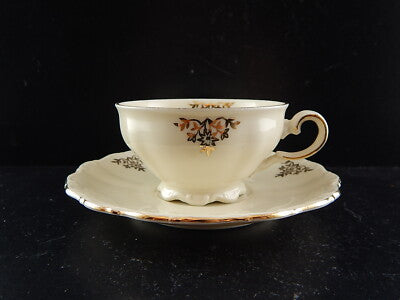 ANTICA TAZZA PIATTINO PORCELLANA AVORIO ORO ZECCHINO BAVARIA SELTMANN THERESIA