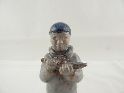 VINTAGE ANNI '60 ARNE INGDAM DENMARK ESKIMO BOY FIGURINE WITH KAJAK IN HIS HANDS