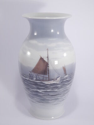 VASO VINTAGE ROYAL COPENHAGEN "Marina con Barche"