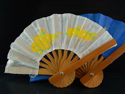 2 MINI VENTAGLI MADE IN PEOPLE'S REPUBLIC OF CHINA BAMBU’ META' DEL 900