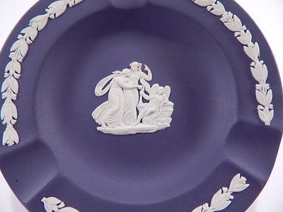 WEDGWOOD PIATTO POSACENERE PORCELLANA JASPER BLU PORTLAND BASSORILIEVO CLASSICO