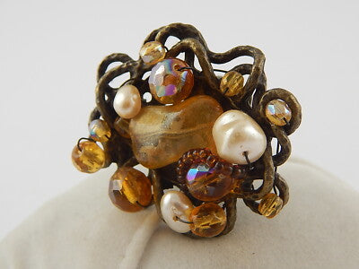 VINTAGE IMPORTANTE PREZIOSO ANELLO COCKTAIL METALLO PERLE PIETRE E CRISTALLI