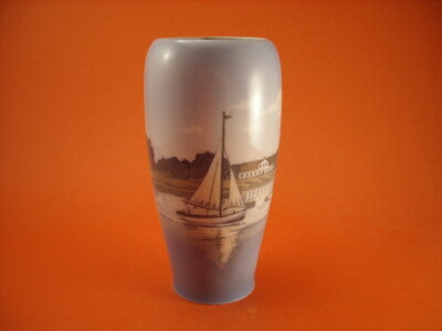 VASO ROYAL COPENHAGEN "Barca a vela in Guldborgsund"