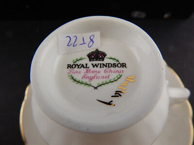 PREZIOSA PORCELLANA ROYAL WINDSOR TAZZA CAFFE' VINTAGE COLLEZIONE BOUQUET ROSE