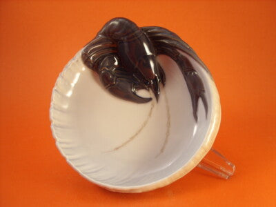 ROYAL COPENHAGEN POSACENERE IN PORCELLANA, "Aragosta"