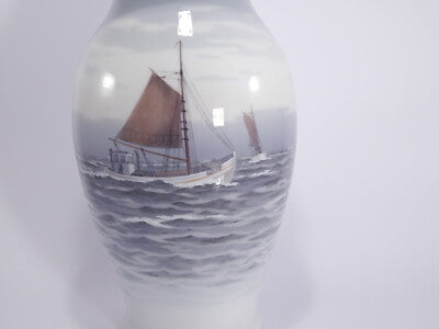 VASO VINTAGE ROYAL COPENHAGEN "Marina con Barche"