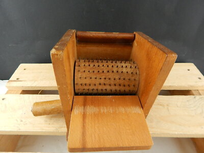 ANTICA AUTENTICA GRATTUGIA LEGNO CON MANOVELLA DA TAVOLO MADE IN ITALY