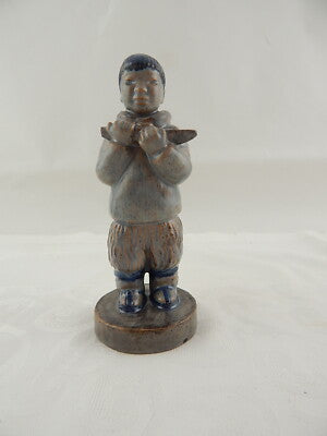 VINTAGE ANNI '60 ARNE INGDAM DENMARK ESKIMO BOY FIGURINE WITH KAJAK IN HIS HANDS
