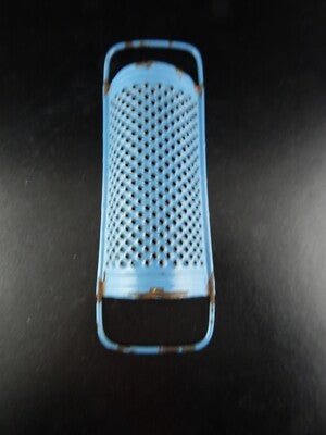 ANTICA RARA GRATTUGIA METALLO LATTA SMALTATA AZZURRA SHABBY CHIC COLLECTION 6339