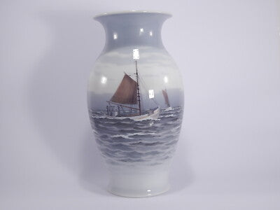 VASO VINTAGE ROYAL COPENHAGEN "Marina con Barche"