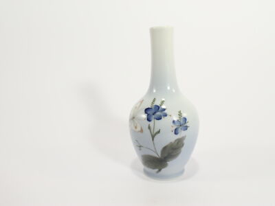 VASO ROYAL COPENHAGEN "Farfalla sul fiore"