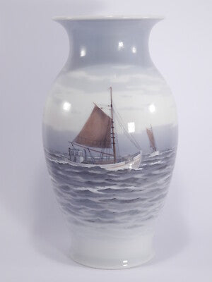 VASO VINTAGE ROYAL COPENHAGEN "Marina con Barche"