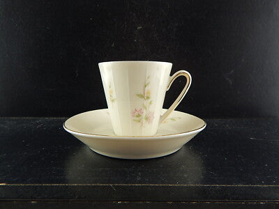 PREZIOSA RARA TAZZINA DA CAFFÈ VINTAGE IN PORCELLANA DECORI FLOREALI IN RILIEVO