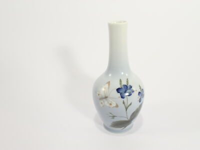 VASO ROYAL COPENHAGEN "Farfalla sul fiore"