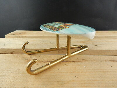 VINTAGE ATTACCAPANNI APPENDIABITI OTTONE PLASTICA DURA STAMPATA VELIERO GALEONE