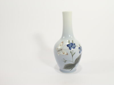 VASO ROYAL COPENHAGEN "Farfalla sul fiore"