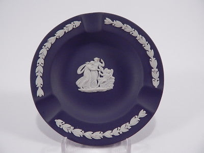 WEDGWOOD PIATTO POSACENERE PORCELLANA JASPER BLU PORTLAND BASSORILIEVO CLASSICO