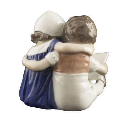 STATUINA PORCELLANA ROYAL COPENHAGEN BING&GRONDAHL "Bambini che Leggono"