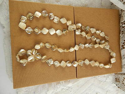 VINTAGE RARA LUNGA COLLANA SCARAMAZZE NATURALI MADREPERLA Circonferenza 125 cm.