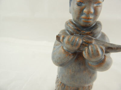 VINTAGE ANNI '60 ARNE INGDAM DENMARK ESKIMO BOY FIGURINE WITH KAJAK IN HIS HANDS
