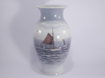VASO VINTAGE ROYAL COPENHAGEN "Marina con Barche"