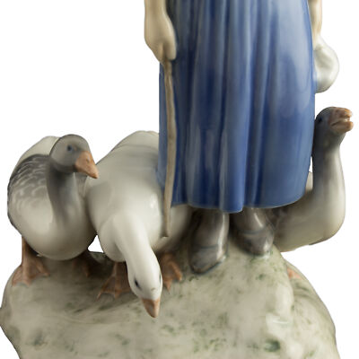 STATUINA PORCELLANA ROYAL COPENHAGEN BING&GRONDAHL "La Ragazza delle Oche" AXEL
