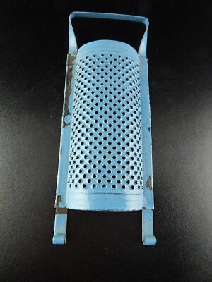 ANTICA RARA GRATTUGIA METALLO LATTA SMALTATA AZZURRA SHABBY CHIC COLLECTION