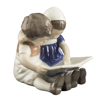 STATUINA PORCELLANA ROYAL COPENHAGEN BING&GRONDAHL "Bambini che Leggono"