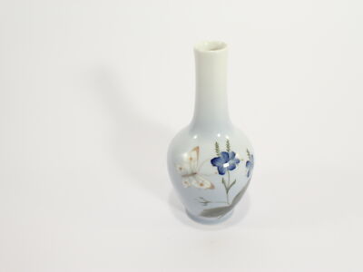 VASO ROYAL COPENHAGEN "Farfalla sul fiore"