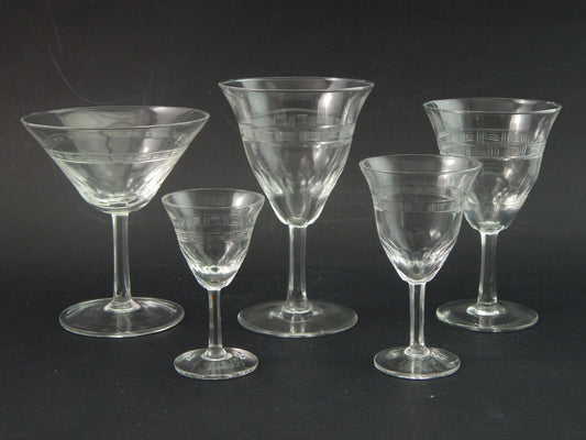 ANTICO ELEGANTE RARO ART DECO SERVIZIO 27 CALICI CRISTALLO INCISO