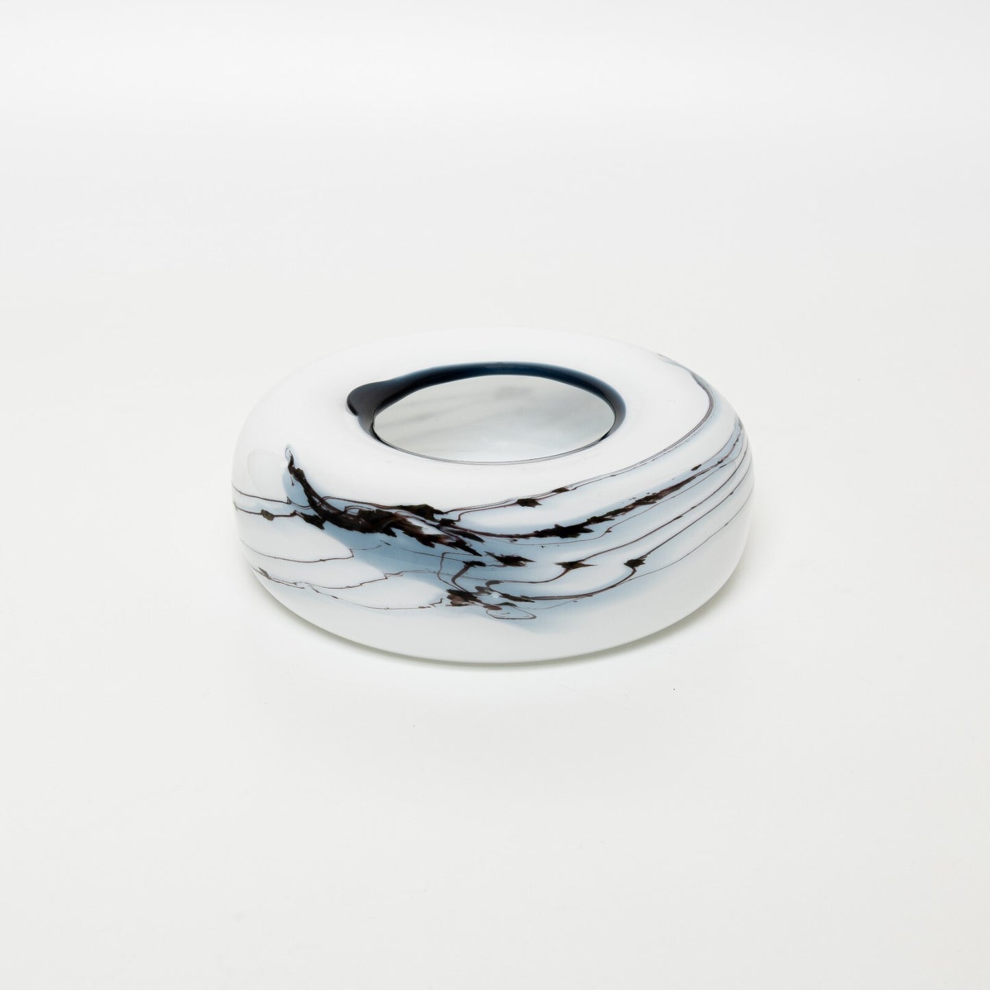 POSACENERE VETRO OPALINO BIANCO CON DECORO BLU HOLMEGARD ATLANTIS MICHAEL BANG