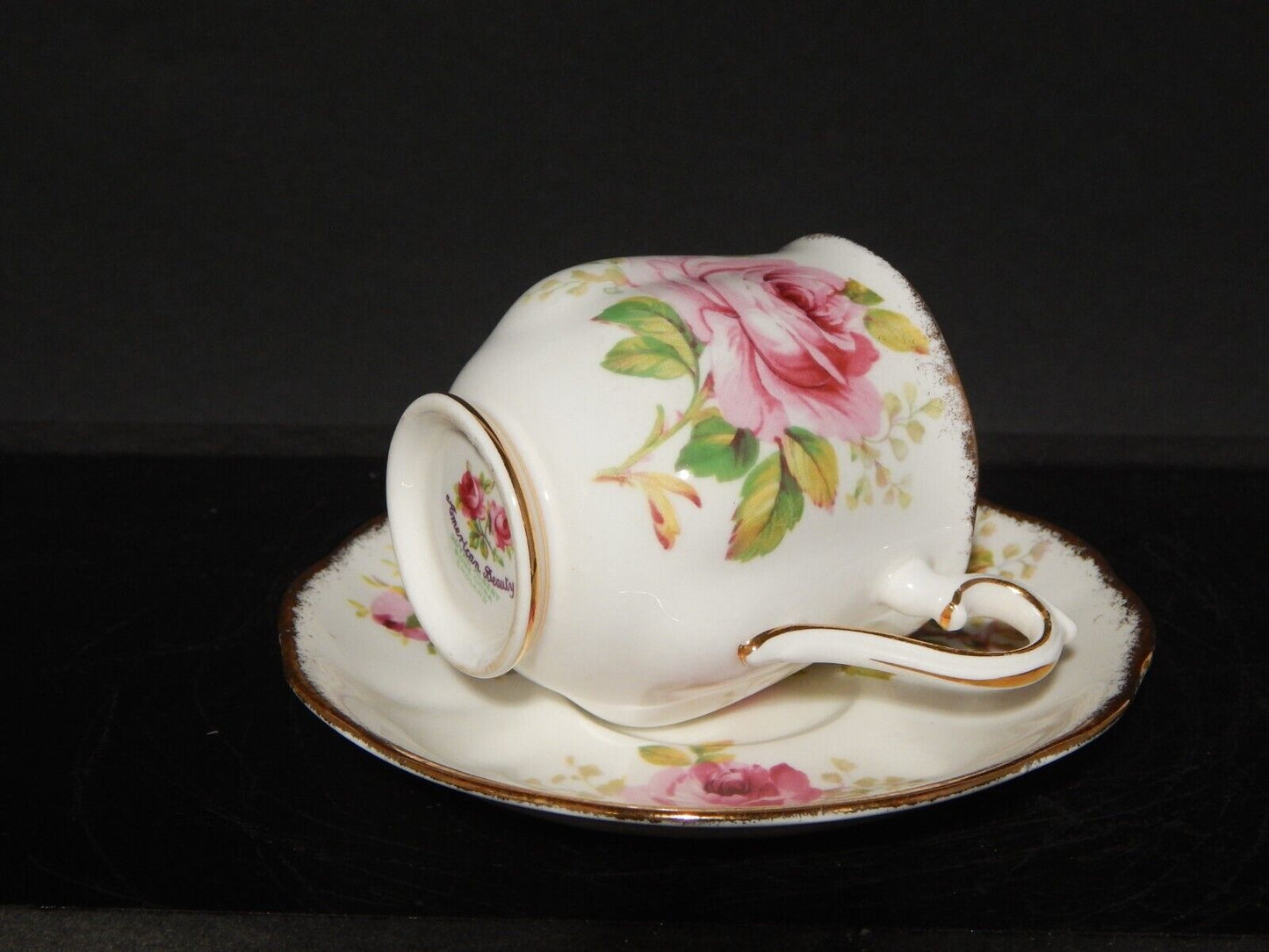 PREZIOSA PORCELLANA ROYAL ALBERT VINTAGE TAZZA DISEGNO AMERICAN BEAUTY DEMITASSE