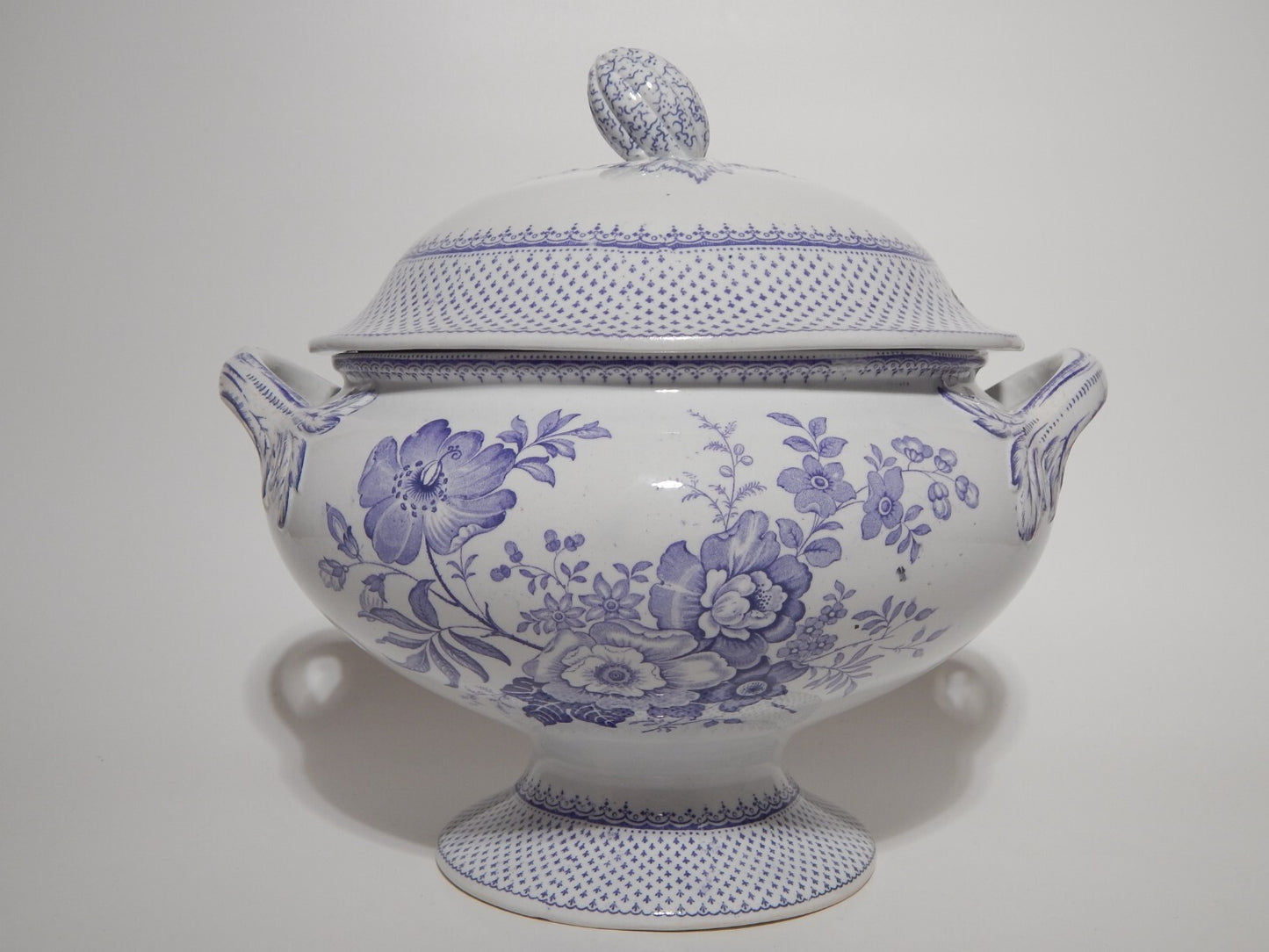 ANTICA ZUPPIERA CENTROTAVOLA CERAMICA INGLESE PRIMAVESI 1860 ERMINE BORDER VIOLA