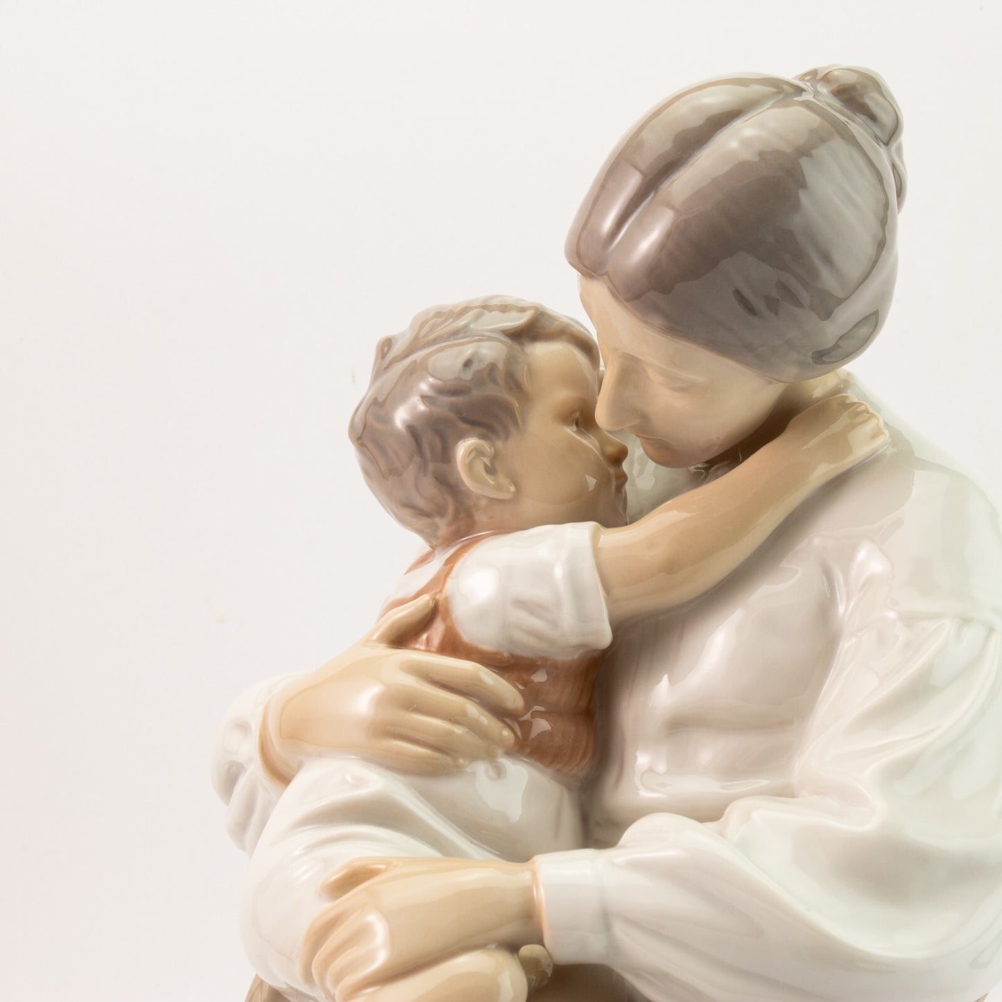 STATUINA GRANDE PORCELLANA ROYAL COPENHAGEN BING&GRONDAHL "Amore di Mamma" 1552