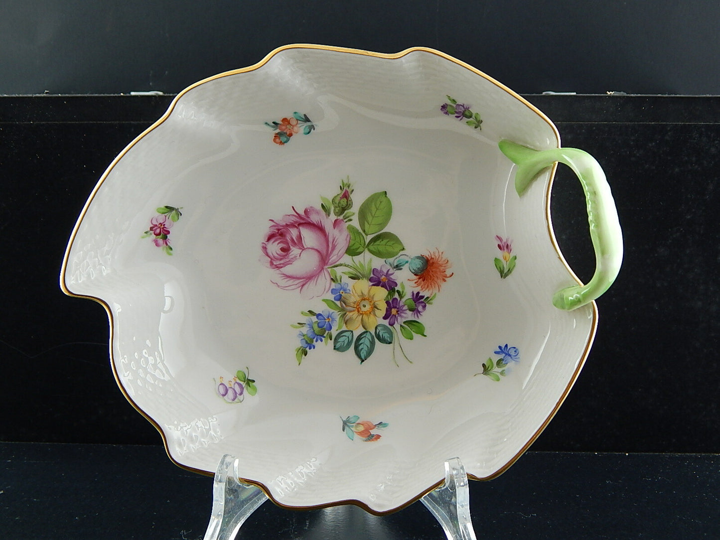 PORCELLANA HEREND VASSOIO FOGLIA DIPINTO A MANO PRIMAVERA COLLEZIONE PRINTEMPS