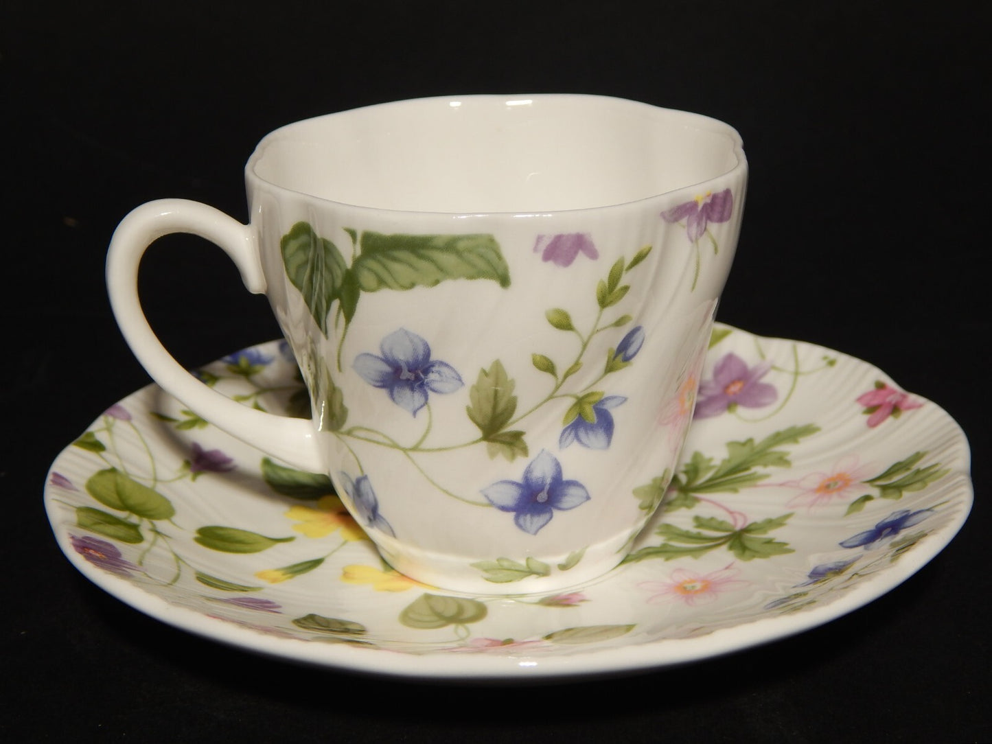 PREZIOSA PORCELLANA INGLESE TAZZA QUEEN'S FINE BONE CHINA COUNTRY MEADOWS