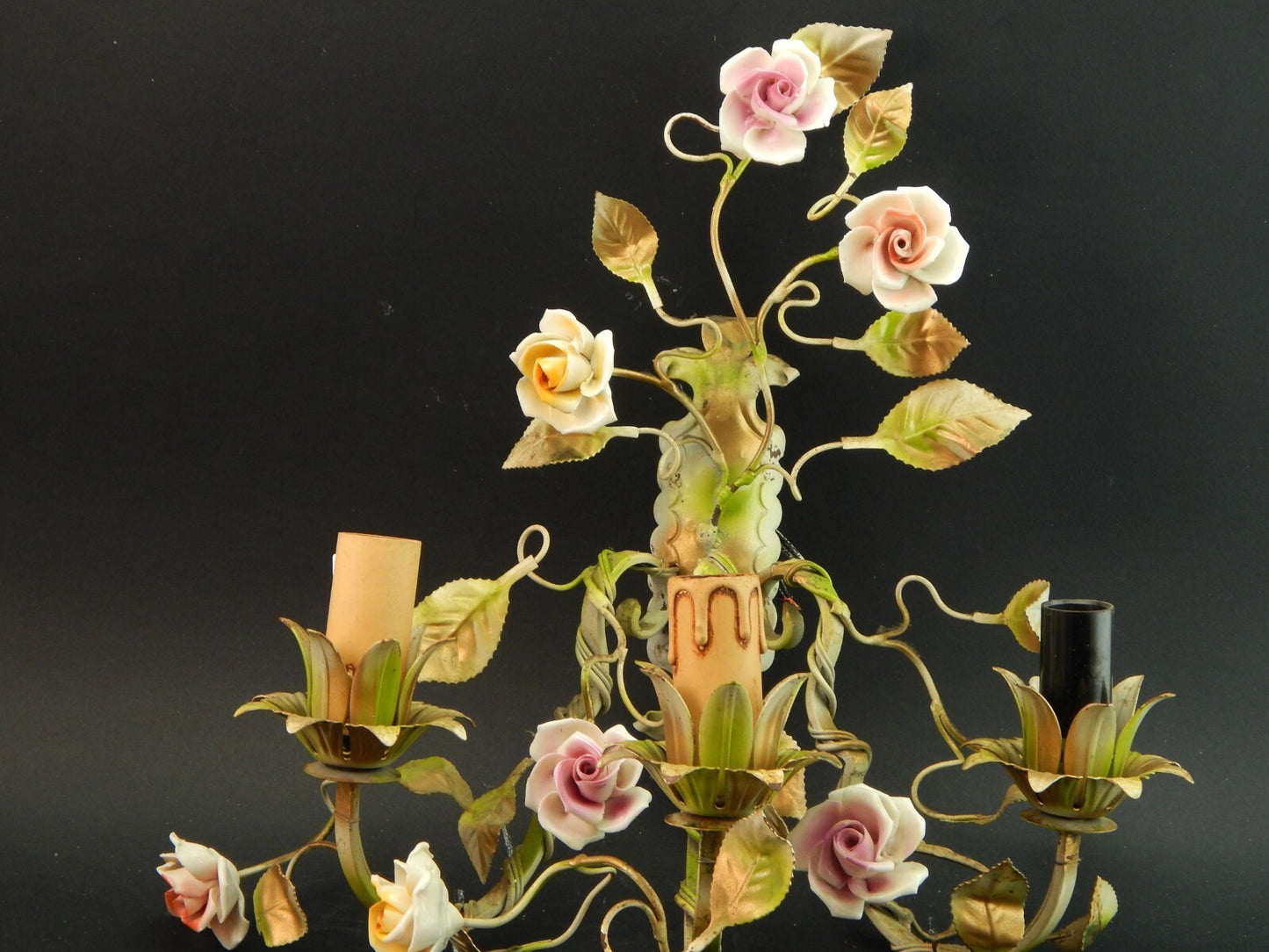 APPLIQUE TRE FUOCHI ANTICA LIBERTY FERRO BATTUTO E ROSE CERAMICA POLICROME #1733