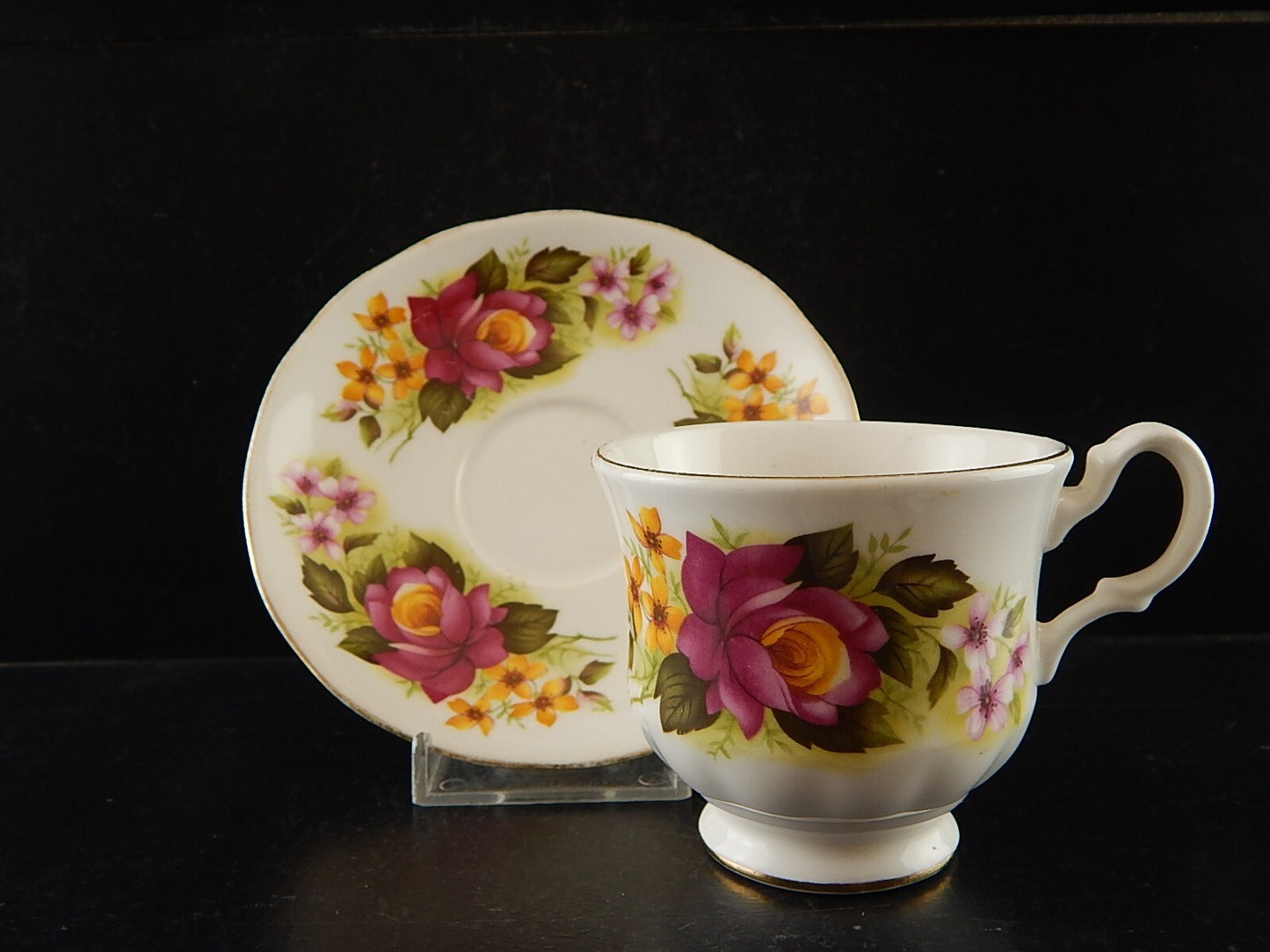 PREZIOSA PORCELLANA INGLESE ROYAL KENT TAZZA VINTAGE BONE CHINA ROSES