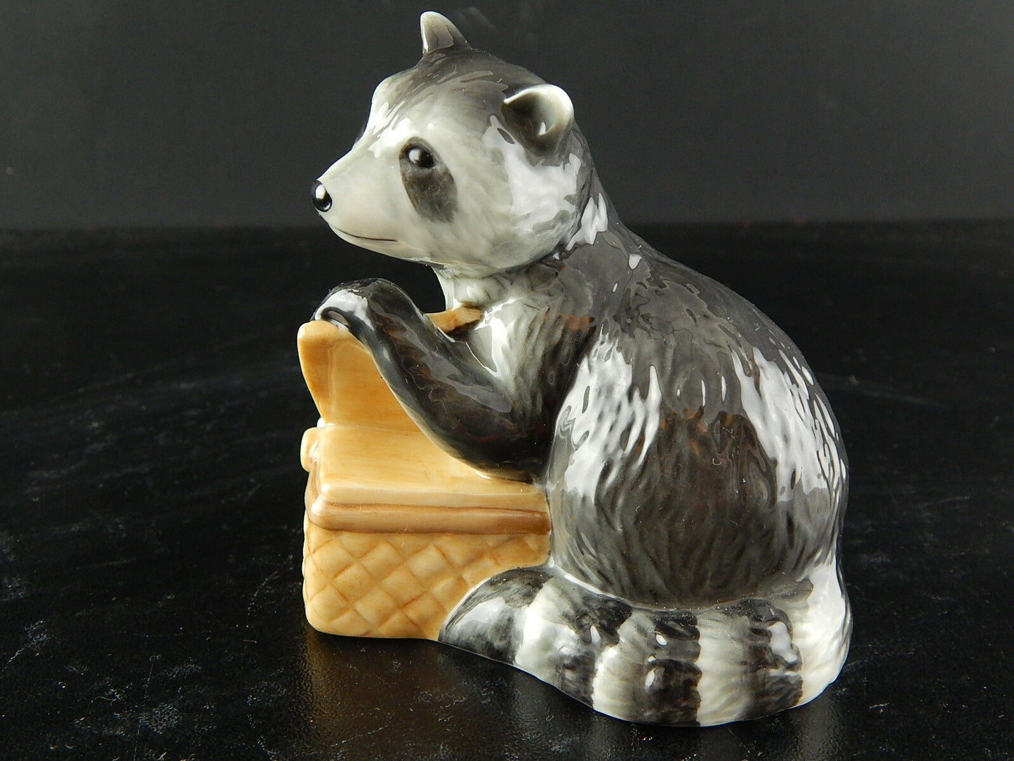 ROYAL COPENHAGEN RARA STATUINA PORCELLANA PROCIONE RACOON PRIMA SCELTA 055