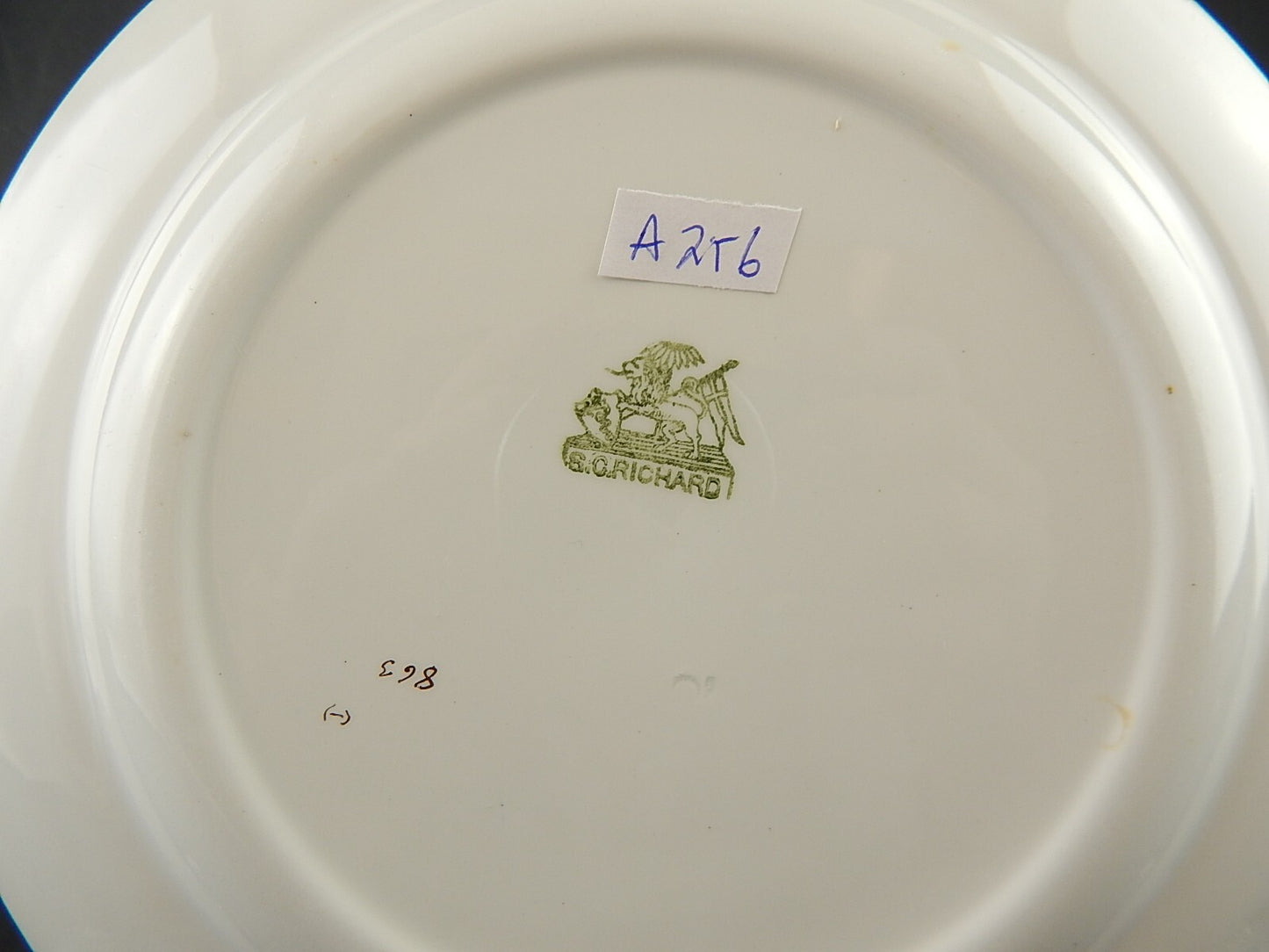 ANTICO PIATTO PIANO CERAMICA RICHARD MILANO FIORI FARFALLE UCCELLINI A756