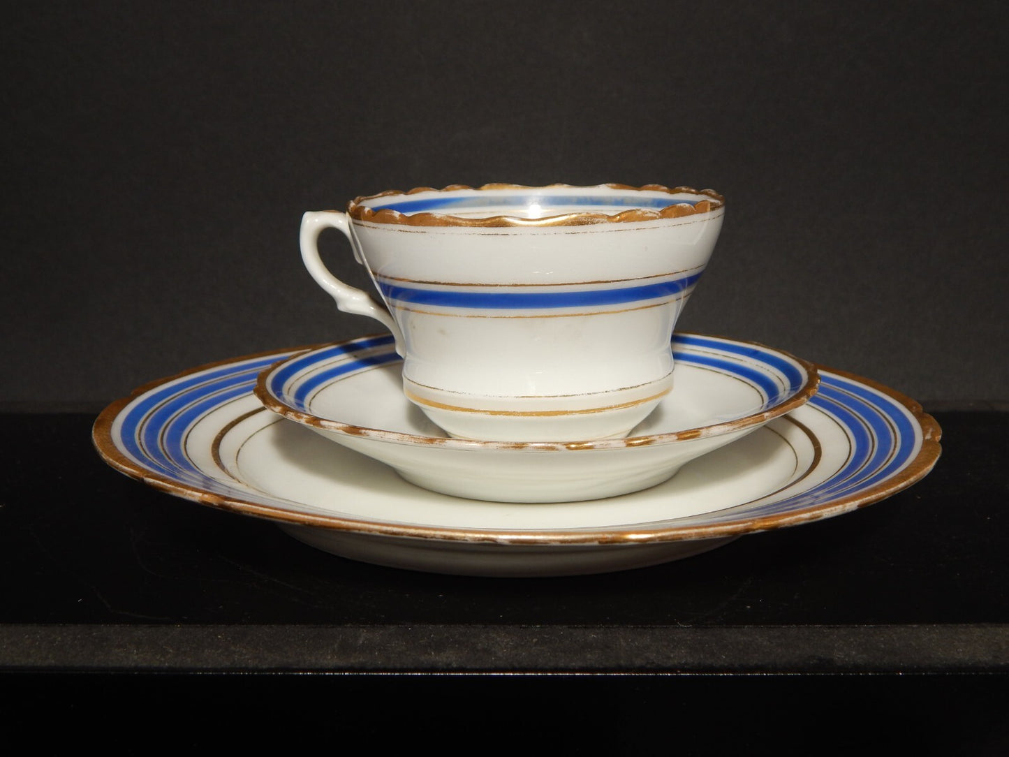 ANTICO TRIO TAZZA TE' 2 PIATTI IMPERO PORCELLANA PARIGI DECORO BLU ORO PRIMO 800
