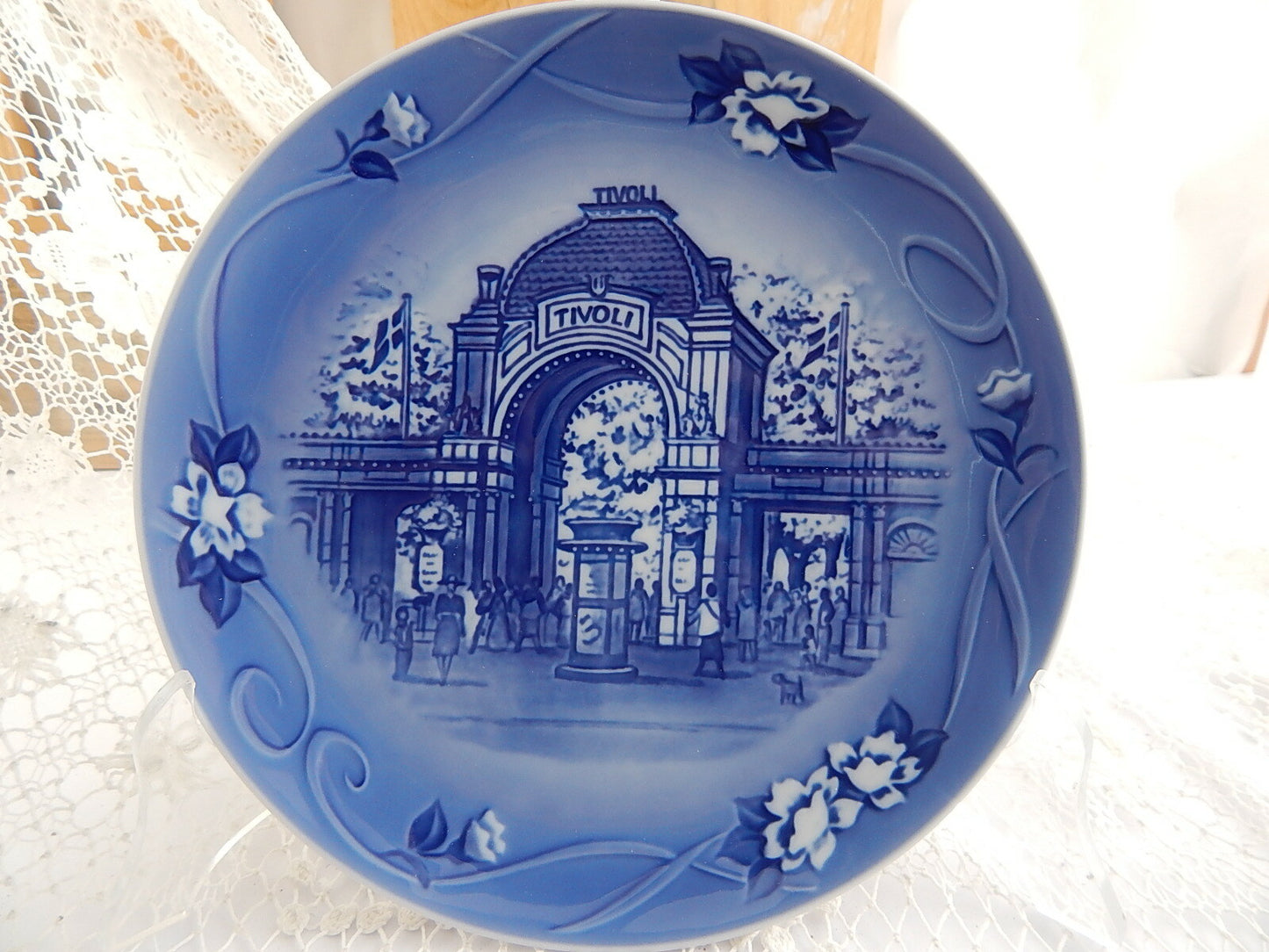 ROYAL COPENHAGEN BING&GRONDAHL TIVOLI PIATTO 2002 PORCELLANA NEW COLLECTIBLES