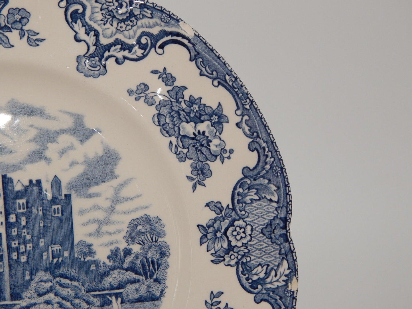 VINTAGE JOHNSON BROS OLD BRITAIN CASTLE BLU PIATTO PIANO PORCELLANA DIFETTO 1917