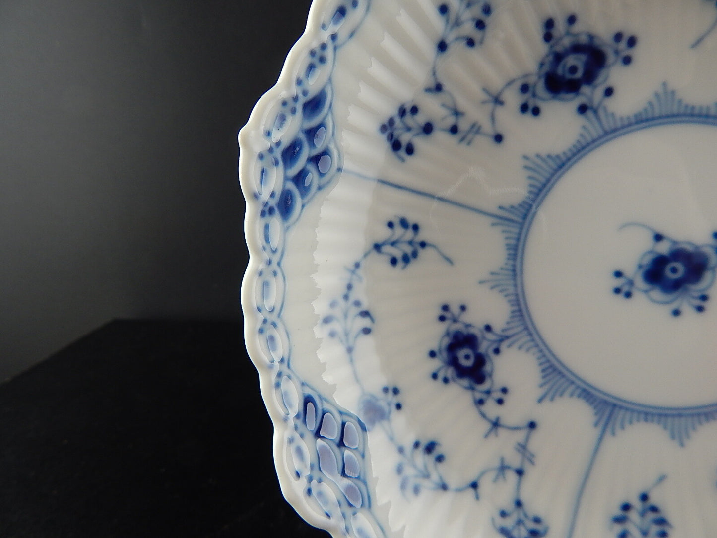 ROYAL COPENHAGEN PORCELLANA BLUE FLUTED HALF LACE PREZIOSA CIOTOLA ALZATA 511