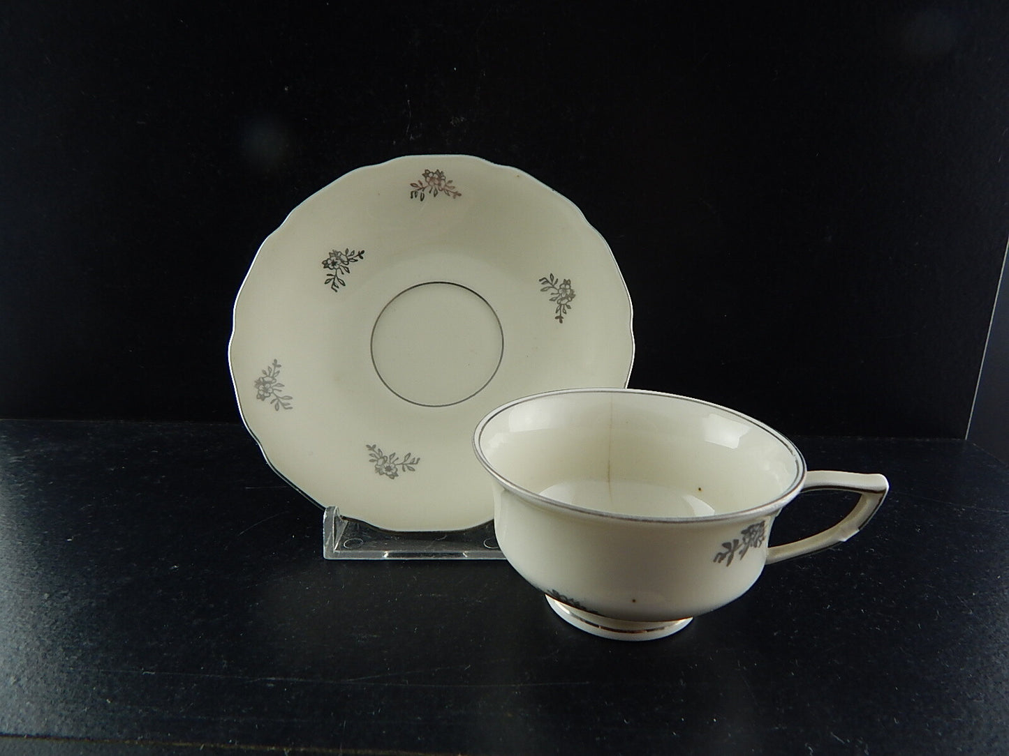 ANTICA PREZIOSA RARA TAZZINA CAFFÈ BOHEMIA ROYAL IVORY DECORO ARGENTO DIFETTO