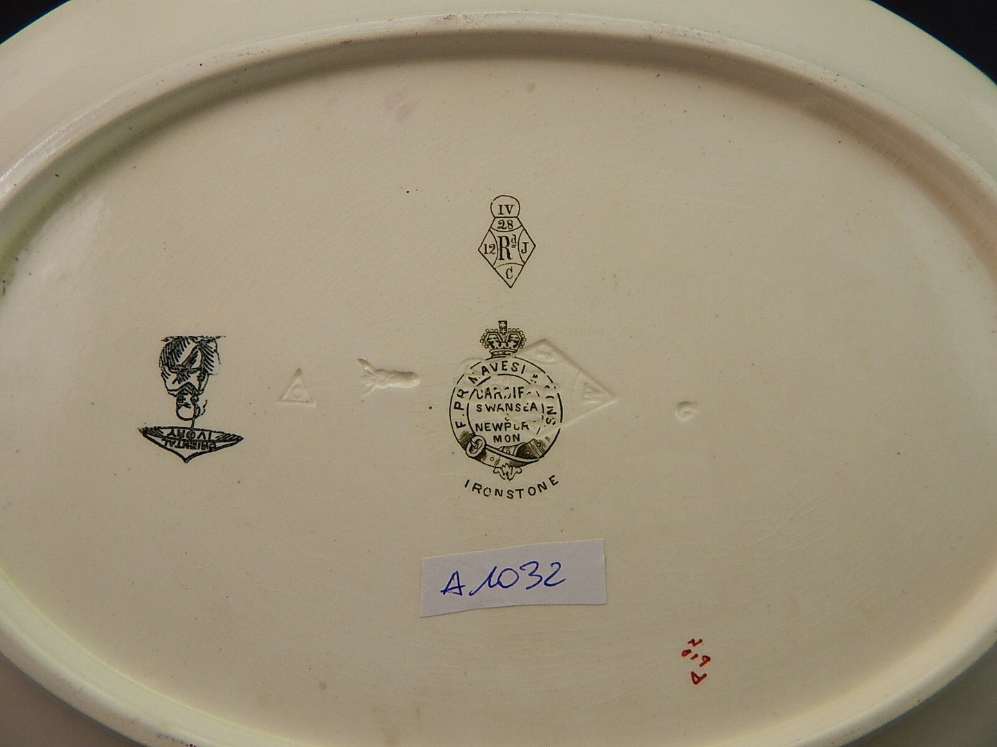 ANTICO 1880 VASSOIO CON MANICI SEMI PORCELLANA INGLESE BISHOP POWELL & STONIER